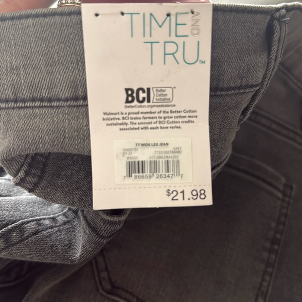NWT Gray High Rise Wide Leg Cropped Jeans - Picture 5 of 5